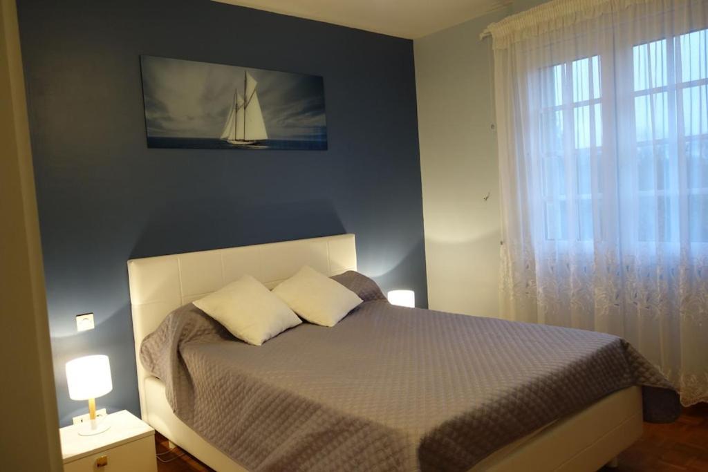 Spacieuse Maison Typique Pour 10 Personnes Vue Mer Plage A 10 Minutes A Pied- Ideale Pour Des Vacances Ou Un Weekend En Famille Ou Entre Amis Étables Exterior photo
