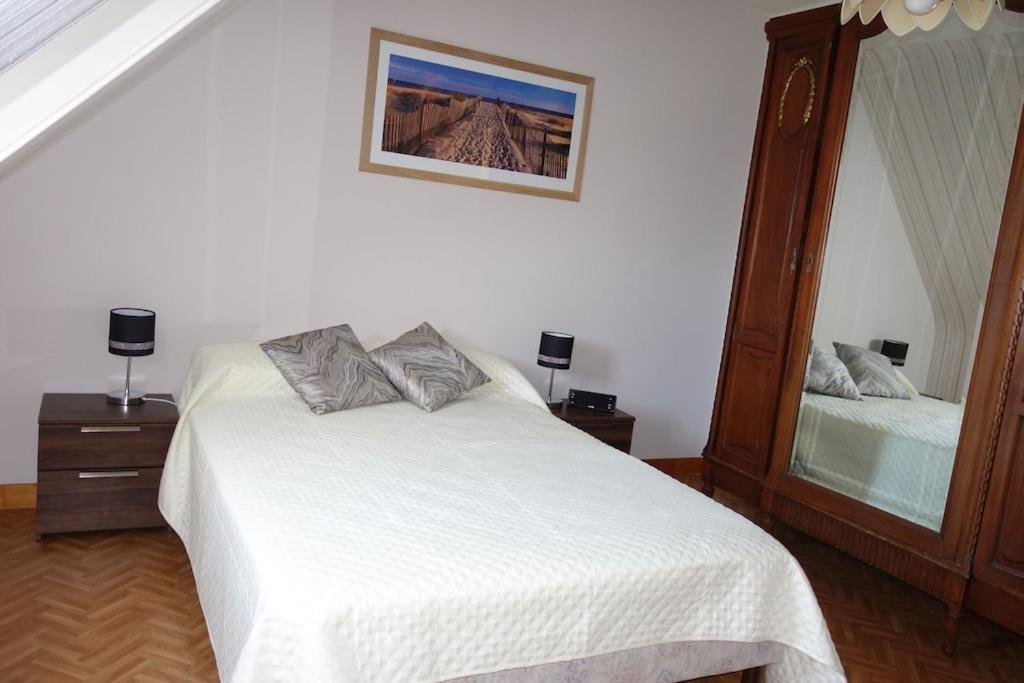 Spacieuse Maison Typique Pour 10 Personnes Vue Mer Plage A 10 Minutes A Pied- Ideale Pour Des Vacances Ou Un Weekend En Famille Ou Entre Amis Étables Exterior photo